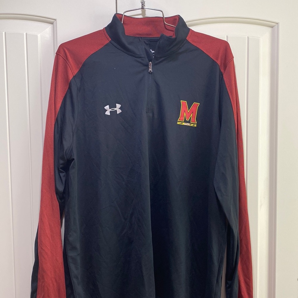 UA locker 1/4 zip custom pullover with Maryland logo on chest size large